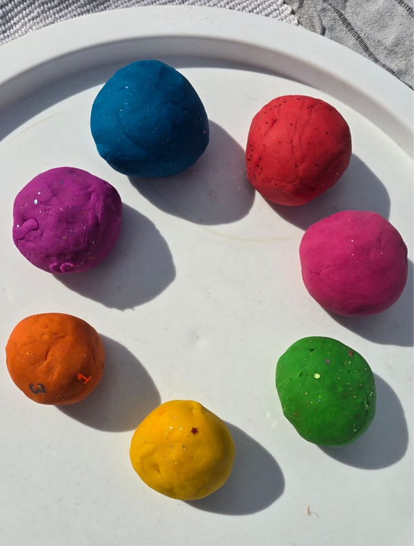 معجونة طبيعية بالوان زاهية