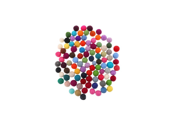 ٢٠ كرة  صوفية ملونة