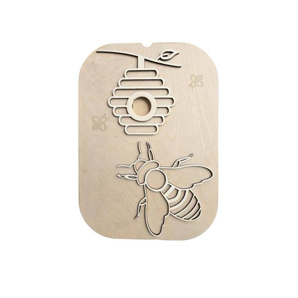 لوح النحلة الخشبي