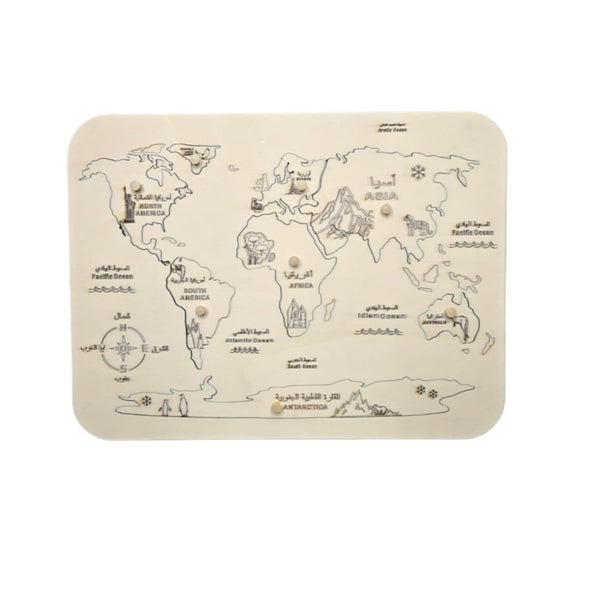 لغز المعالم الشهيرة من LITTLE ARTIST يعرض خريطة للعالم مع أسماء القارات والمناطق.