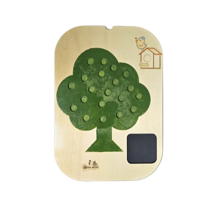 لعبة شجرة التفاح بطريقة مونتيسوري مصنوعة من الخشب، تتميز بتصميم شجرة خضراء مع فتحات للأنشطة التعليمية.
