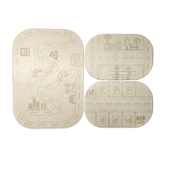 مجموعة الشارع الخشبية بطريقة مونتيسوري مع طرق ومناظر مدينة منقوشة للعب الخيالي.
