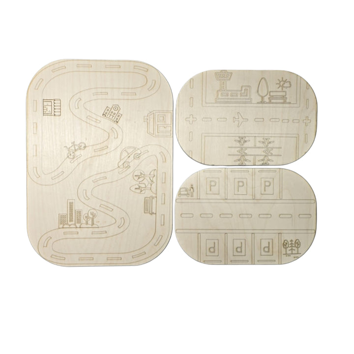 مجموعة الشارع الخشبية بطريقة مونتيسوري مع طرق ومناظر مدينة منقوشة للعب الخيالي.
